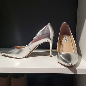 Steve Madden Luiza in silver size 8